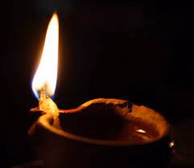 Đến nay, các nhà nghiên cứu vẫn chưa thể giải mã thành công cách ngọn đèn trong mộ cháy suốt hàng trăm năm mà không tắt.