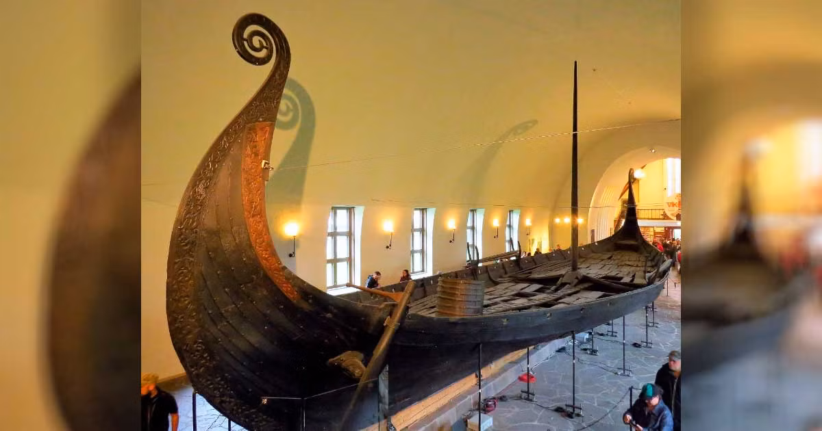 Viking là tộc người sống ở khu vực Bắc Âu, thuộc Đan Mạch, Thụy Điển, Na Uy và Iceland ngày nay. Những chiến binh người Viking nổi tiếng thiện chiến, dũng mãnh, thậm chí hung bạo khi thực hiện nhiều cuộc tấn công, cướp bóc ở nhiều vùng đất ở châu Âu, trải dài từ Bắc xuống Nam, từ Tây sang Đông, trong giai đoạn từ năm 793 - 1066 (lịch sử gọi là Thời đại Viking).