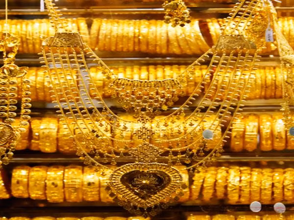 1. Các bà nội trợ Ấn Độ nắm giữ 11% lượng vàng của thế giới. Số vàng này còn nhiều hơn cả tổng dự trữ vàng của Mỹ, Quỹ Tiền tệ thế giới IMF và Thụy Sỹ công lại.