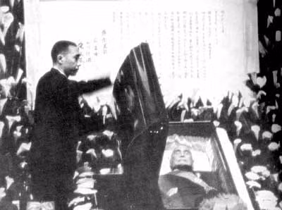 Vi sao Tuong Gioi Thach mac 7 quan ao khi chon hinh anh 1