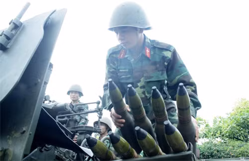 Nạp đạn.