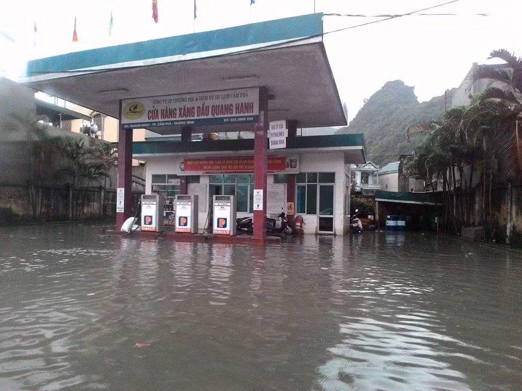 Quang Ninh yeu cau di doi dan khoi noi nguy hiem vi mua lon