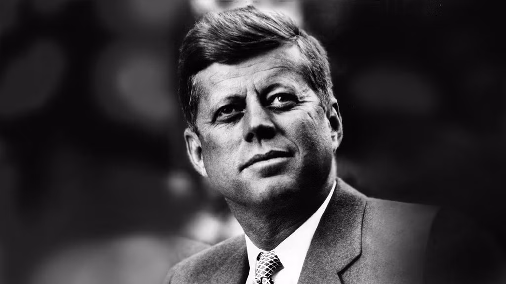 Những người nổi tiếng sinh ngày 29/5: Pankaj Kapoor, G.K. Chesterton, Bob Hope, John F. Kennedy (trong ảnh), La Toya Jackson, Annette Bening, Melissa Etheridge, Noel Gallagher, Rebekah Hurth...