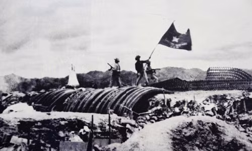 Nguoi Phap nghi gi ve chien thang lay lung Dien Bien Phu?