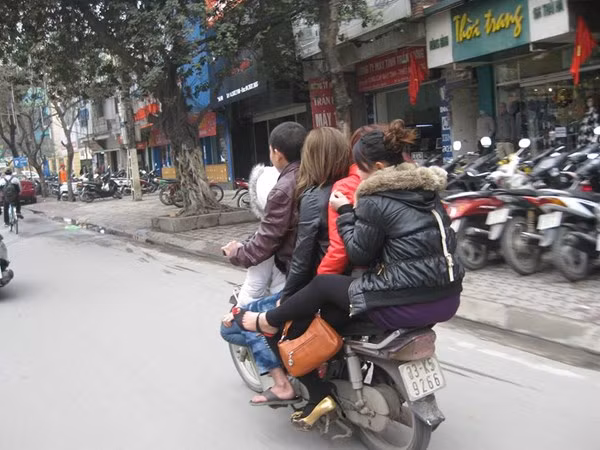 Ảnh sốt mạng: đi bơi bị cá mập đớp mất 'cậu nhỏ' Anh sot mang: di boi bi ca map dop mat