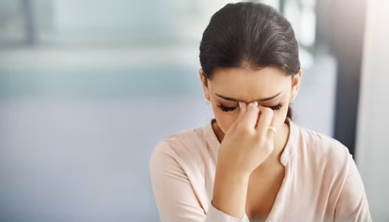 Mặc dù Botulinum H là một chất độc chết người, nhưng một số dạng khác của độc tố Botulinum đã được ứng dụng trong y tế với liều lượng cực nhỏ, chẳng hạn như Botox - một phương pháp điều trị nếp nhăn và các vấn đề y tế khác như chứng co cứng cơ, đau nửa đầu mãn tính, và rối loạn chức năng bàng quang.(Ảnh:Johns Hopkins Medicine)