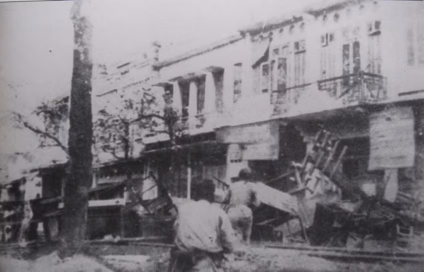 Phố Hàng Bài.