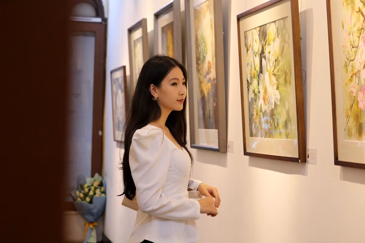 Nam Phương được mệnh danh là "thần tiên tỷ tỷ" bởi đường nét đậm chất Á Đông, dịu dàng và ngọt ngào.