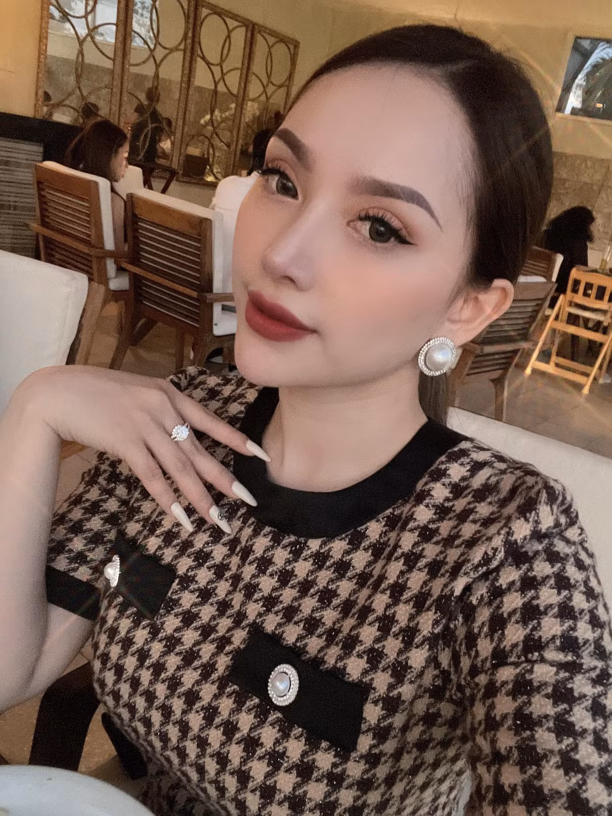 Sau khi chia tay, bạn gái cũ Văn Thanh vẫn luôn xuất hiện với hình ảnh xinh đẹp và tươi tắn.