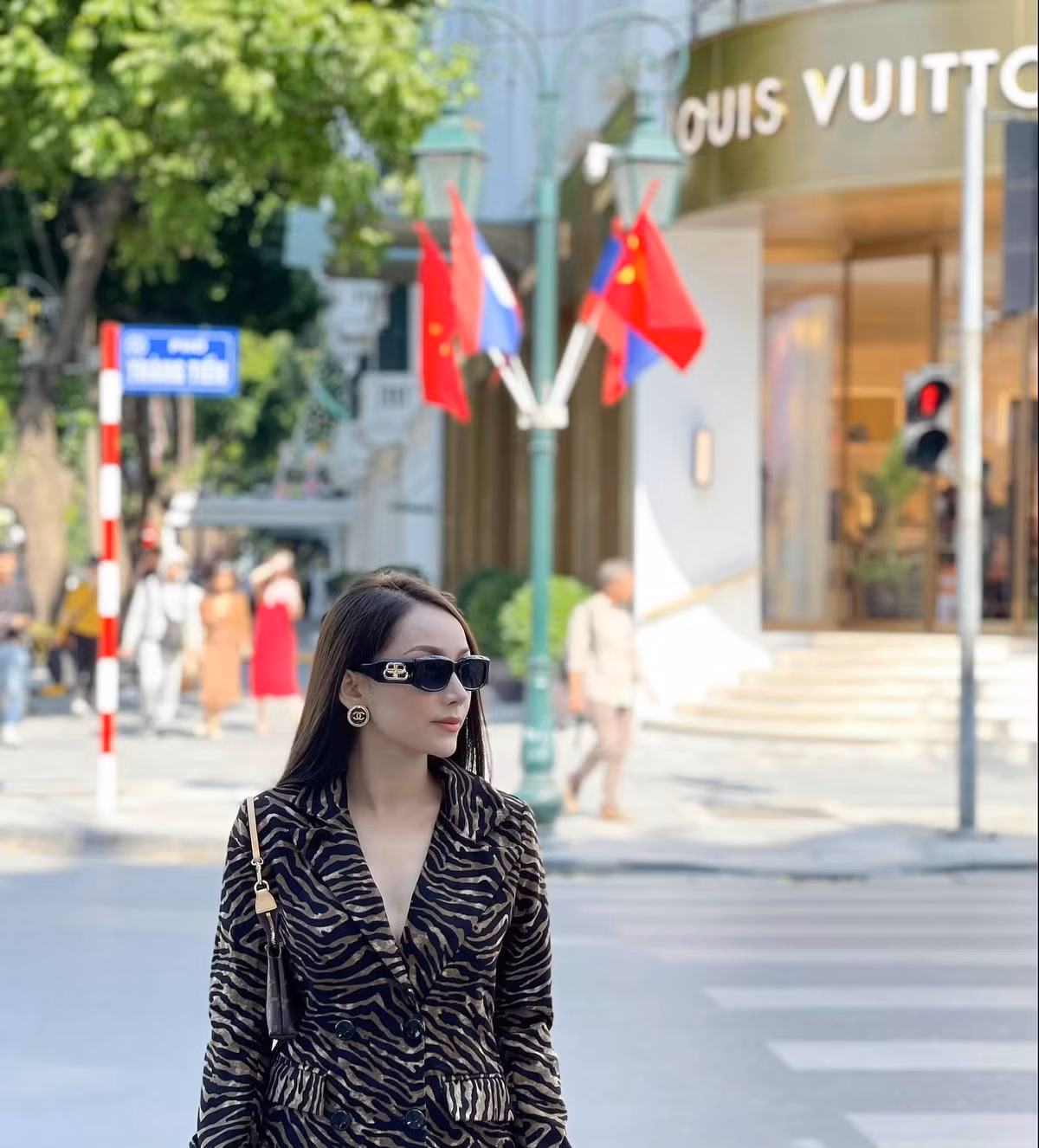 Cô nàng có gu thời trang thời thượng và cuộc sống sang chảnh.