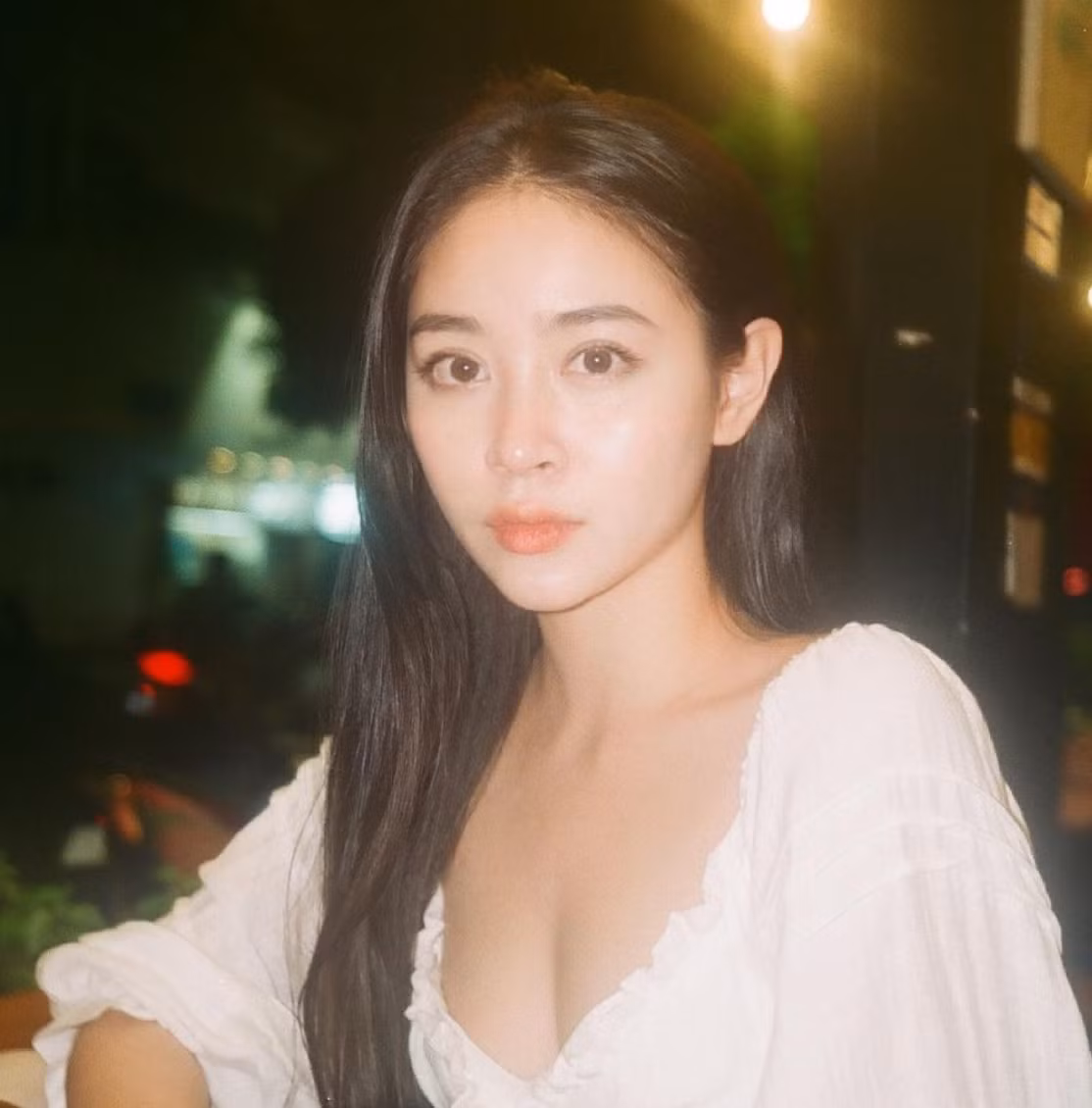 Đài truyền hình Việt Nam vừa mới kết nạp thêm thành viên mới vào Ban thời sự, đó là hot girl Nguyễn Huỳnh Diệu Linh - cái tên khá quen mặt với cộng đồng mạng thời gian qua.
