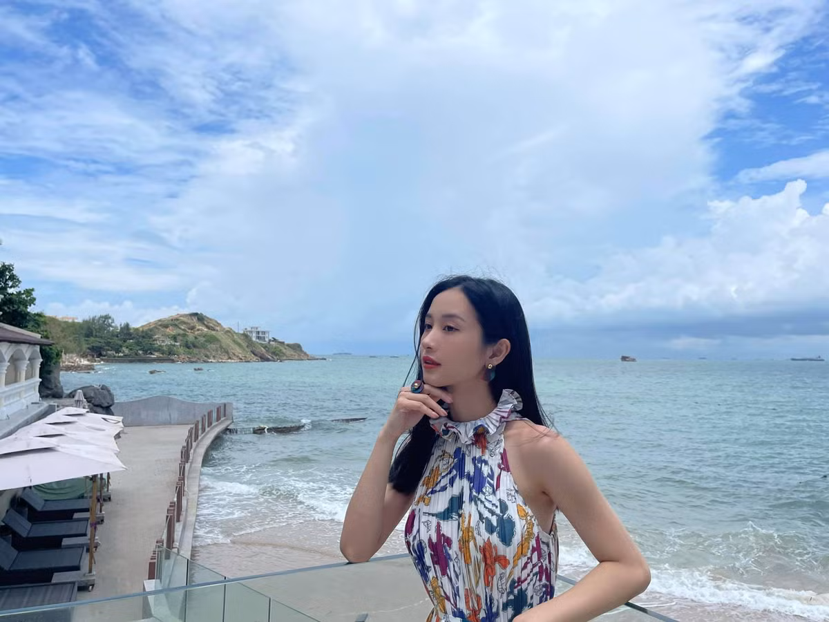 Cô gây ấn tượng mạnh với các fan bởi gương mặt xinh xắn và thân hình nóng bỏng "hút hồn" người xem.