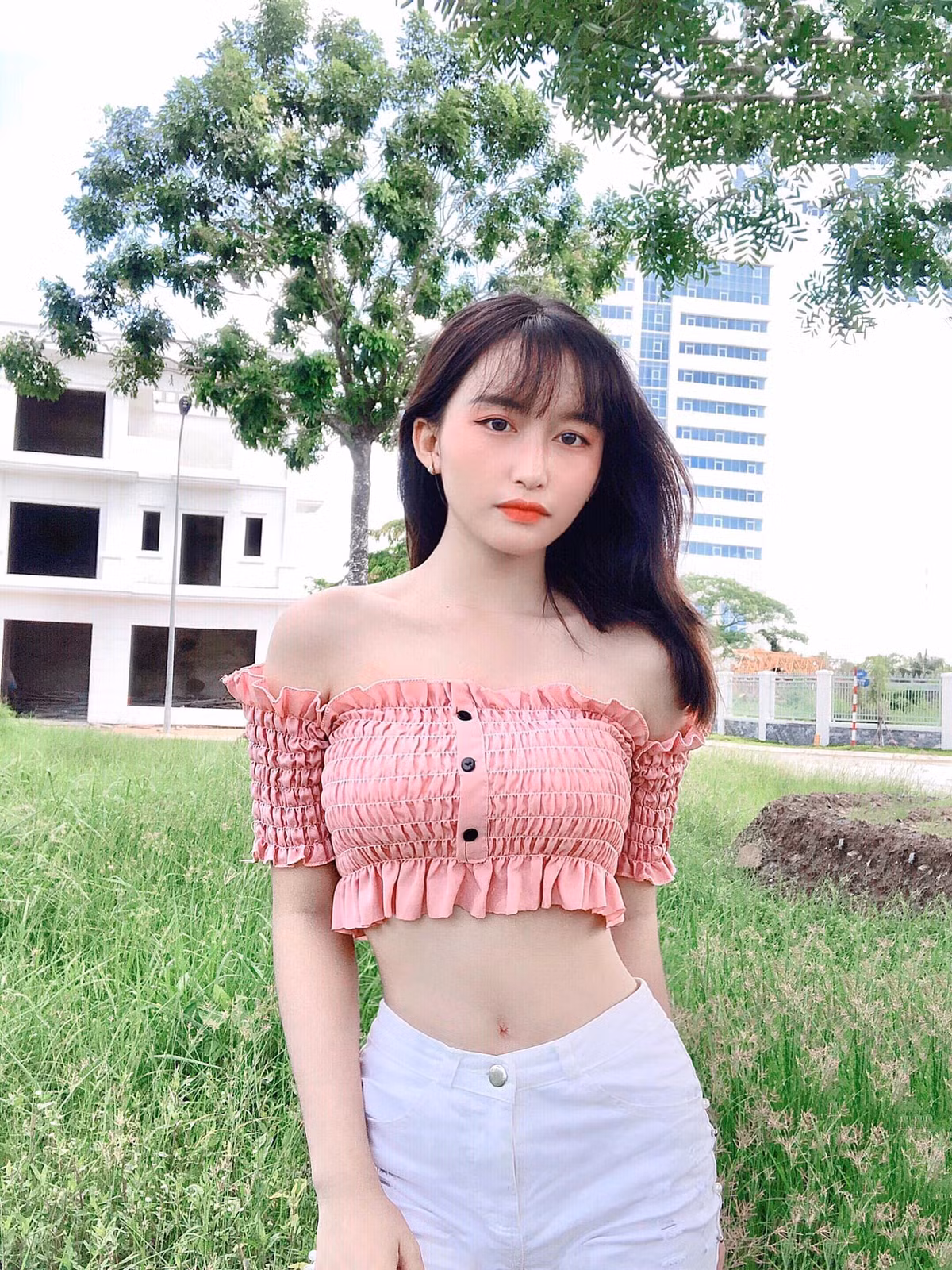 Vì có rất nhiều điểm tương đồng, nên ở lớp, các thầy cô thường hay có sự nhầm lẫn giữa hai chị em.