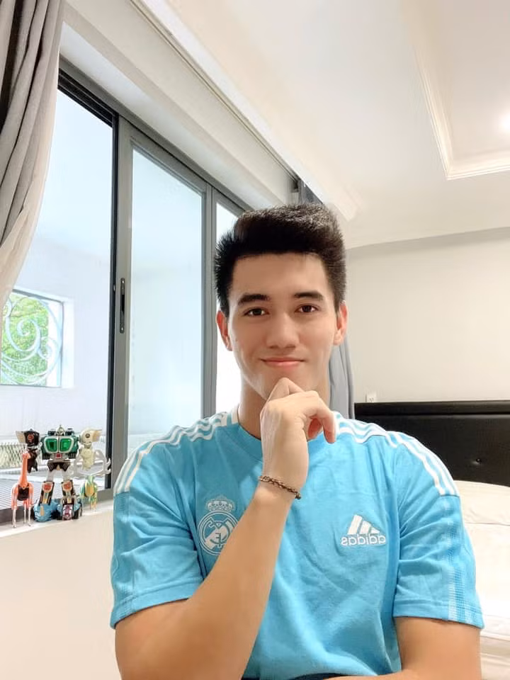 “Đu trend” biến hình, tiền đạo Tiến Linh khiến fan ngã ngửa “Du trend” bien hinh, tien dao Tien Linh khien fan nga ngua