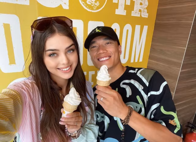 Ban gai chup cung trai la, Bui Tien Dung “tha” binh luan dan mat