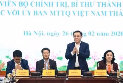 Bi thu Thanh uy Vuong Dinh Hue lam viec voi UBMTTQVN TP Ha Noi