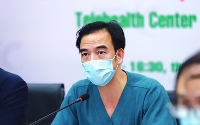Ông Tuấn là một bác sĩ, giáo sư, tiến sĩ y khoa. Ông hiện là Giám đốc Bệnh viện Bạch Mai, nguyên Giám đốc Bệnh viện Tim Hà Nội và đại biểu quốc hội Việt Nam khóa XIV nhiệm kỳ 2016-2021, thuộc đoàn đại biểu quốc hội thành phố Hà Nội.