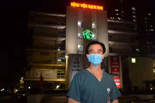 Ngày 5/3/2018, ông được Hội đồng Chức danh Giáo sư Nhà nước Việt Nam công nhận đạt chuẩn Chức danh Giáo sư ngành Y năm 2017. Sau đó 2 năm, ông được bổ nhiệm giữ chức Giám đốc Bệnh viện Bạch Mai.
