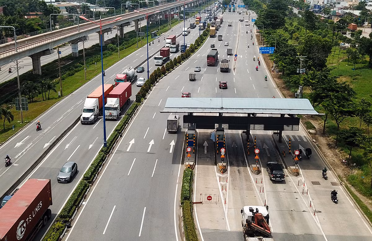 Thời gian đề xuất thu phí xe vào nội thành là ban ngày, từ 5 giờ đến 21 giờ, trong đó có phân biệt mức phí giữa giờ cao điểm và giờ thấp điểm. Tuy nhiên, nội dung này đang gây nhiều tranh luận và không được sự đồng tình 100% vì nhiều người cho rằng người dân đang gánh rất nhiều khoản phí.