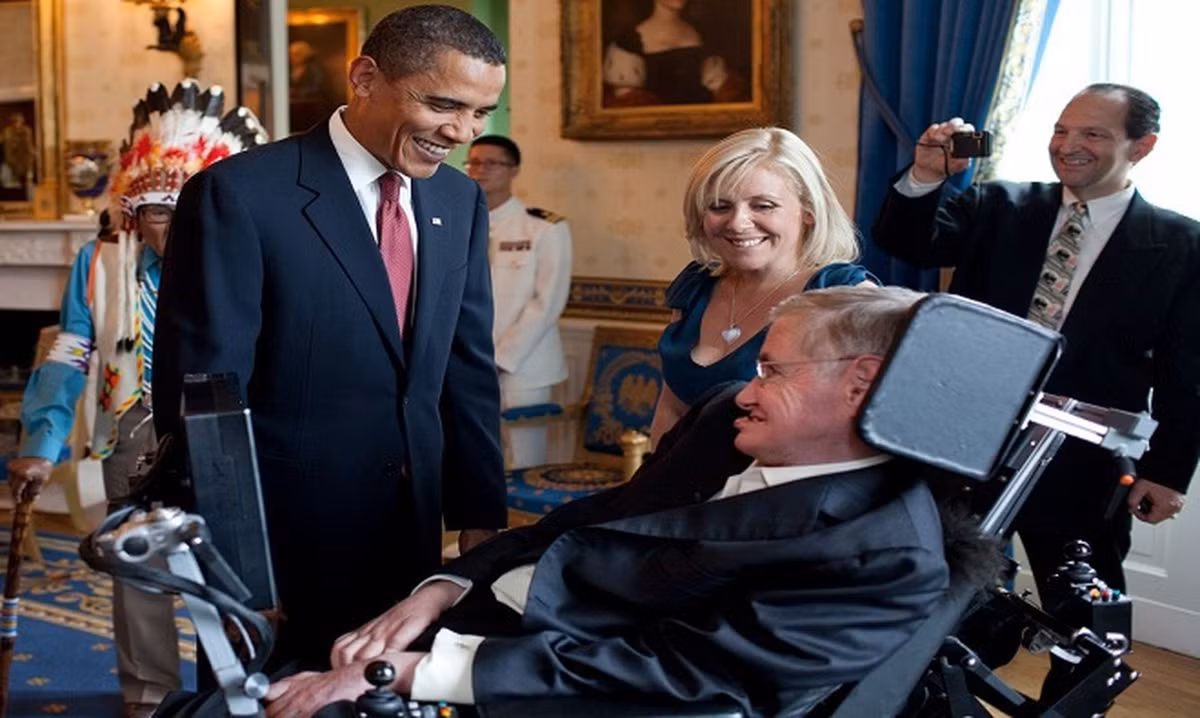 Lý thuyết vũ trụ trên của Hawking đã gây ra cuộc tranh luận lớn trong giới khoa học suốt nhiều năm. Tuy nhiên, những nghiên cứu gần đây của giới khoa học đã chứng minh lý thuyết mà ông Hawking đưa ra là đúng.