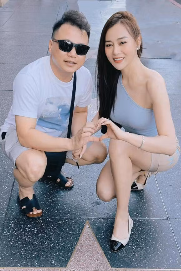 Shark Bình khoe khoảnh khắc giản dị của Phương Oanh, sắc vóc gây chú ý - Hình 2 Shark Binh khoe khoanh khac gian di cua Phuong Oanh, sac voc gay chu y-Hinh-2