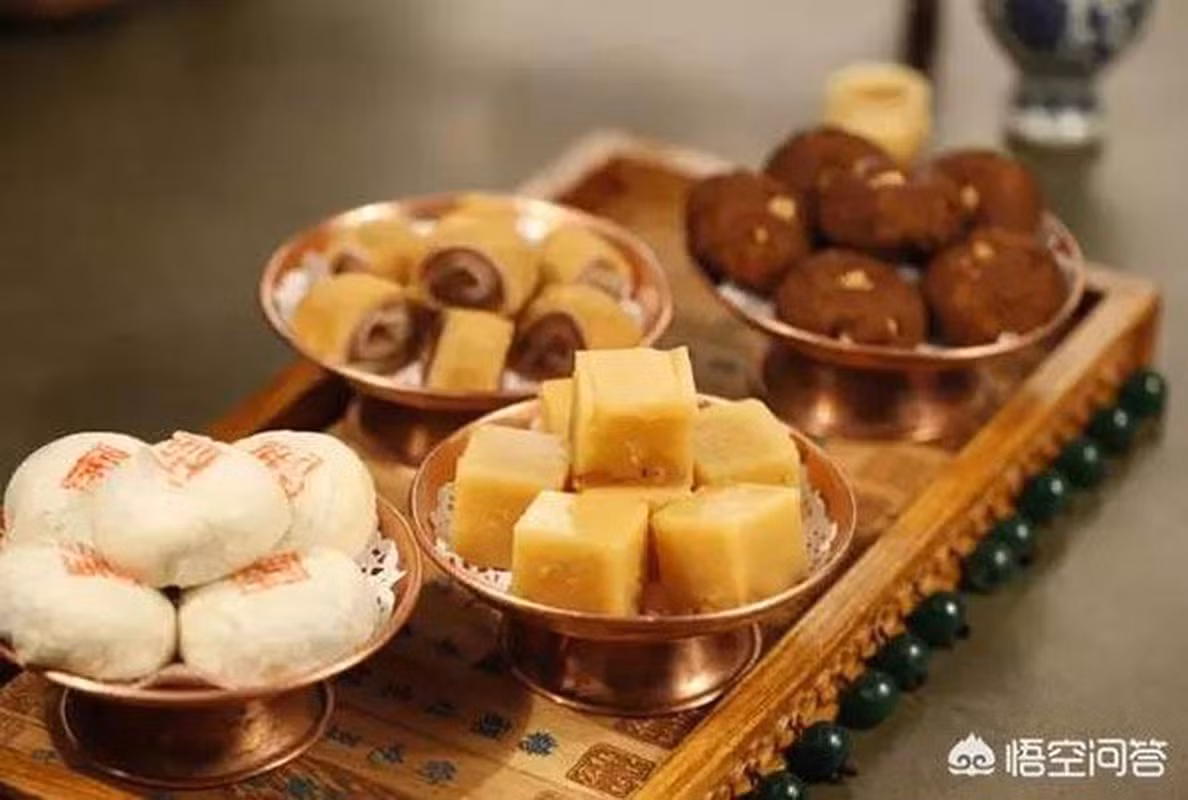 Những đầu bếp đều là những người có tay nghề cao. Họ có thể chế biến được các món ăn của nhiều vùng miền. Họ luôn có người túc trực ở ngự thiện phòng để có thể kịp thời chuẩn bị món ăn khi được hoàng đế yêu cầu.