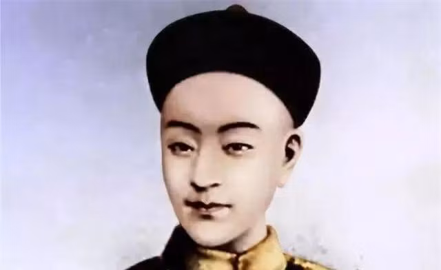 Hoàng đế Quang Tự khư khư nắm chặt thứ gì lúc băng hà? Hoang de Quang Tu khu khu nam chat thu gi luc bang ha?