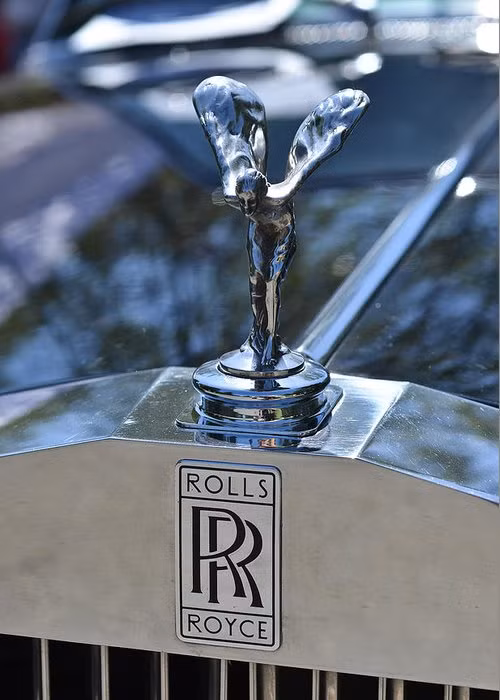 Điều này có nghĩa ông Singh không thể mua được siêu xe Rolls-Royce bởi khi đó hãng xe này còn chưa được thành lập. Vậy nên, câu chuyện về việc ông Singh mua siêu xe Rolls-Royce để chở rác được chứng minh là bịa đặt.