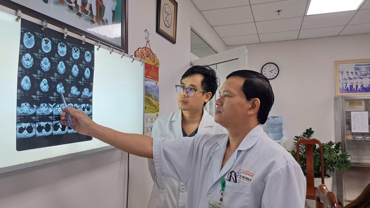 Phẫu thuật thành công khối u thân cảnh phải hiếm gặp Phau thuat thanh cong khoi u than canh phai hiem gap