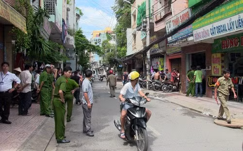 Diem nong 24h: Kinh hoang nu sinh tu…rach dui de cau like-Hinh-8
