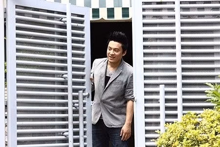 Sau khi li hôn với Ý An, Lam Trường sống một mình trong ngôi nhà 3 tầng này cho tới tận năm 2014, trước khi cưới vợ mới Yến Phương.