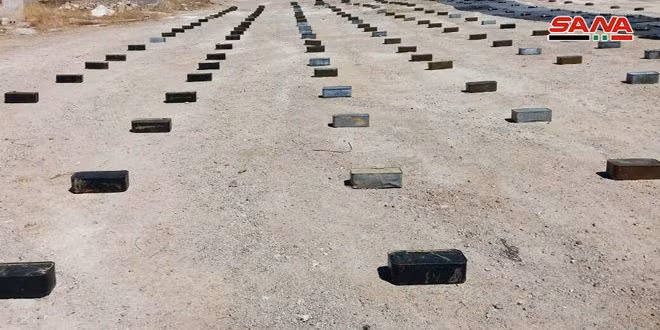 Được biết, Quân đội Syria đã cho nổ có kiểm soát một số thiết bị nổ tự chế và các bãi mìn mà nhóm khủng bố đã cài cắm trong khu vực trước khi chúng trốn chạy khỏi nơi này. Ảnh: SANA.