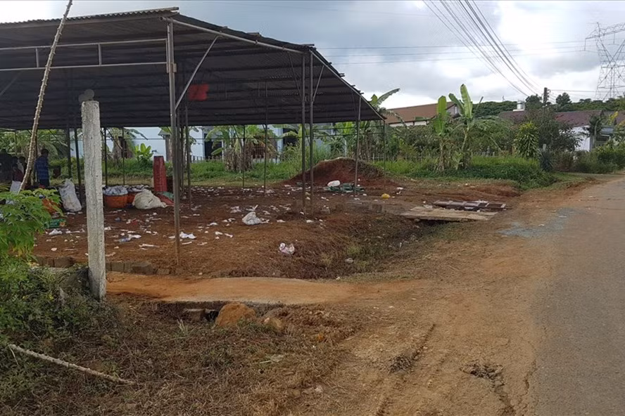 Nhau say tai dam cuoi, 2 nhom thanh nien danh nhau kinh hoang