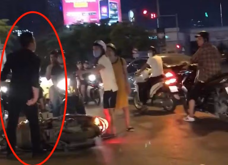 De nghi khoi to thanh nien tan cong phu nu mang bau o Ha Noi