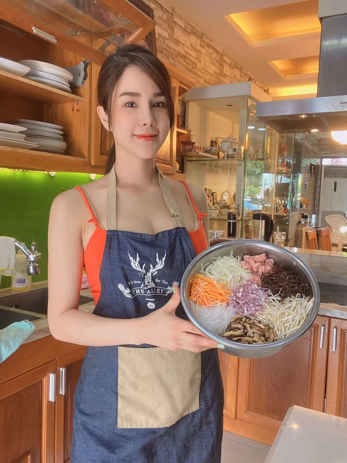 Mẹ bỉm 2 con Diệp Lâm Anh giữ body đồng hồ cát nhờ bí kíp gì? - Hình 3 Me bim 2 con Diep Lam Anh giu body dong ho cat nho bi kip gi?-Hinh-3
