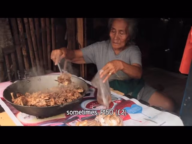 Salome Degollacion, một người cao tuổi ở khu ổ chuột Helping Land, Manila, cho hay, nhiều người đã chết vì ăn pagpag, Khi không còn lựa chọn nào khác thì buộc những người nghèo nơi đây phải bám víu vào món ăn này. Ảnh: IT. 