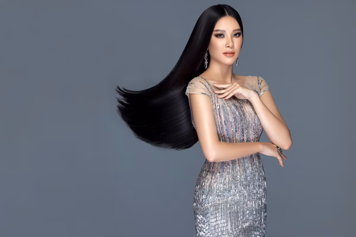 Cách đây không lâu, Kim Duyên từng khiến khán giả hâm mộ lo lắng vì để tăng cân mất kiểm soát. Tuy nhiên, thời gian gần đây, cô nàng đã quyết tâm giảm cân để lấy lại vóc dáng chuẩn "đồng hồ cát" siêu nóng bỏng.