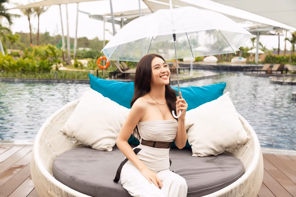 Cách ăn mặc sành điệu, thời thượng của nữ diễn viên được nhiều bạn trẻ yêu thích.