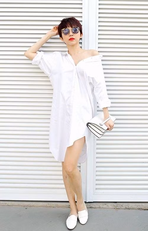 Sở hữu body nóng bỏng không kém người mẫu chuyên nghiệp nên Tóc Tiên không ngại thử sức với các style khác nhau trong đó có mốt sơ mi giấu quần.