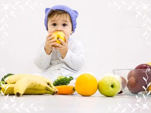 Mỗi ngày, trẻ em có thể ăn nhiều loại trái cây khác, để tăng cường khả năng miễn dịch và bổ sung các chất dinh dưỡng khác nhau cần thiết trong quá trình tăng trưởng của cơ thể. Ảnh: Internet.