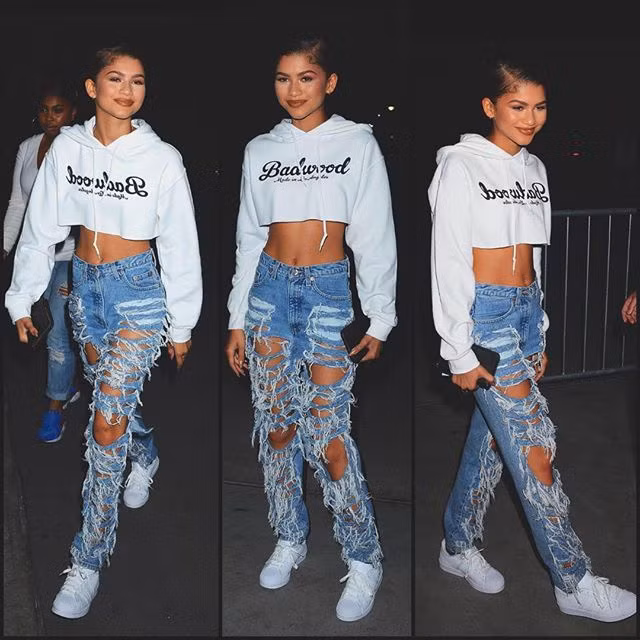 Nhiều chiếc quần jeans rách tạo cho người mặc phong cách lạ đến mức không ai dám thử nghiệm. Ảnh: Internet.