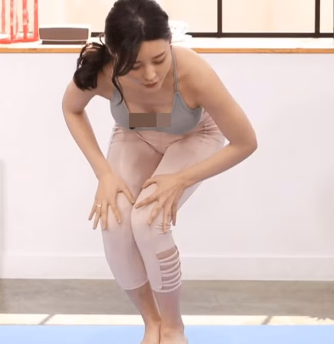 Những kiểu đồ kiệm vải, ngắn trên bó dưới dễ khiến hình ảnh của họ trở nên kém duyên vì hớ hênh.
