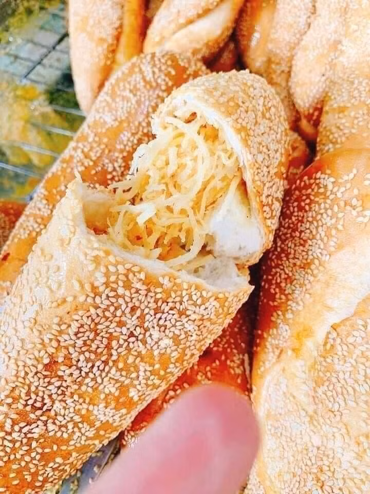 Thậm chí, để tiêu thụ lấy số lượng nên không ít người bán theo combo 69.000 đồng/3 chiếc.