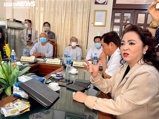 Nhan cua ong Dung 
