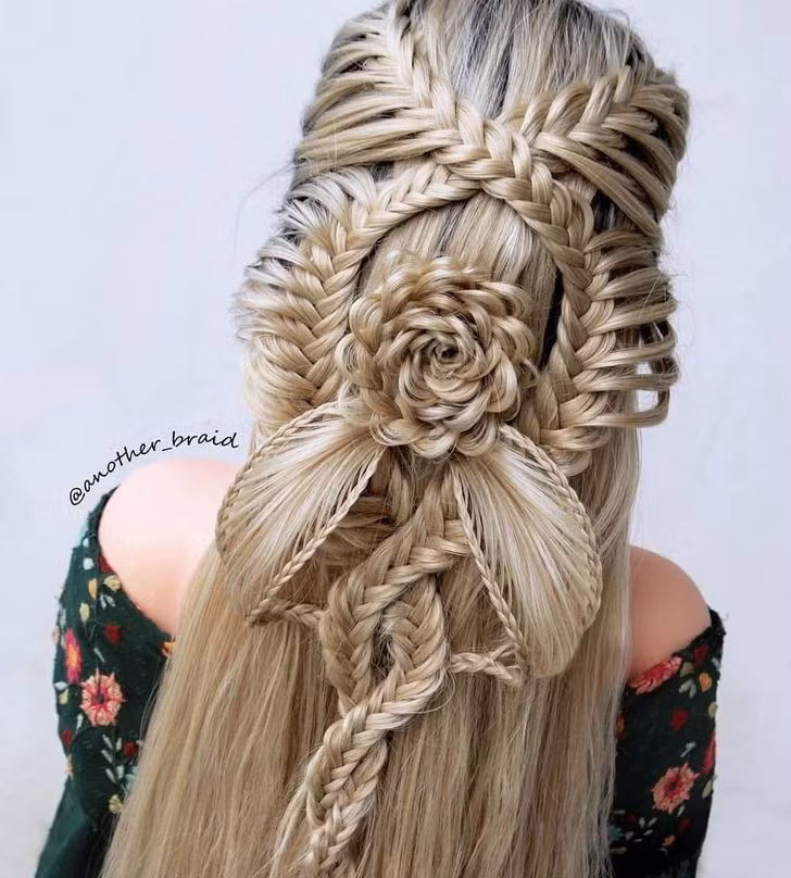 Kiểu tóc tết cực ấn tượng dành cho các cô dâu tỏa sáng trong ngày trọng đại. Ảnh: BS.