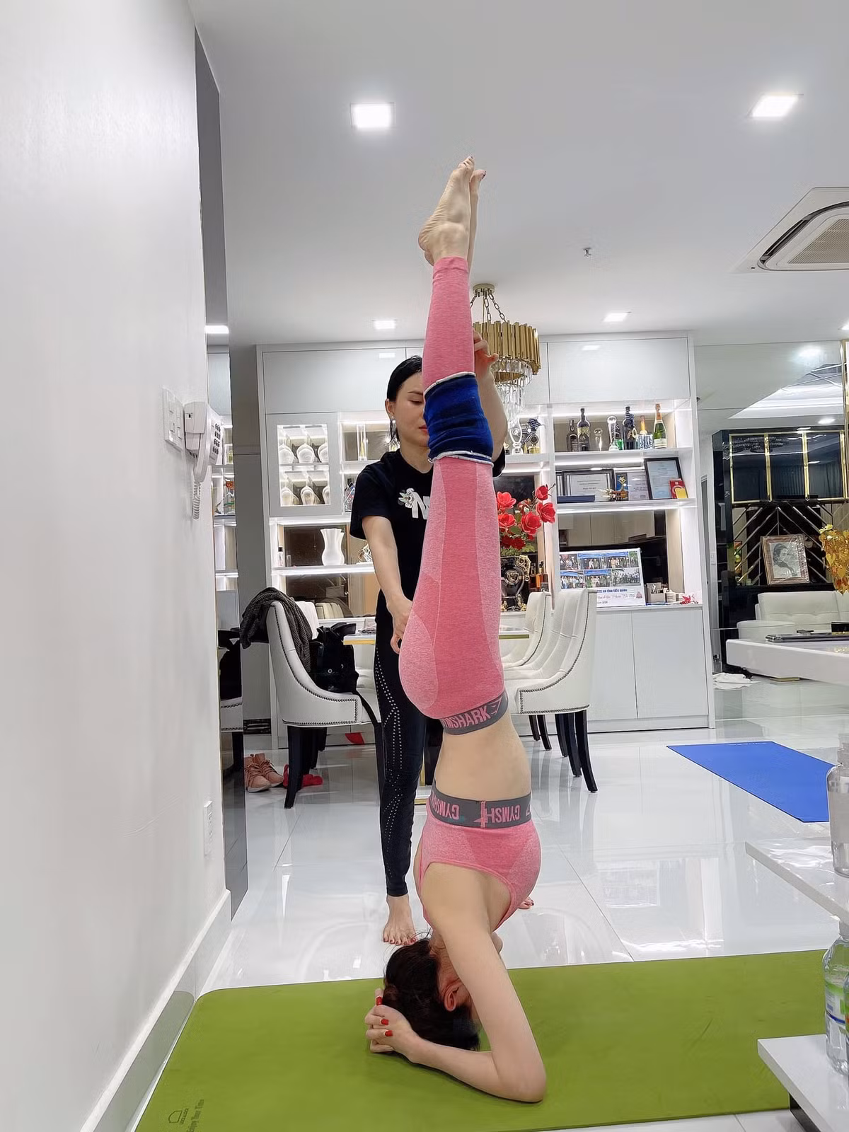 Với những người sở hữu body chuẩn như Phan Thị Mơ thì việc tập luyện yoga sẽ thiên về các bài tập giúp cơ thể dẻo dai, trẻ hoá.