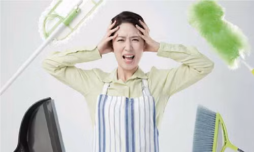 Ngập đầu trong công việc khiến Phương phát ốm (Ảnh minh họa IT).