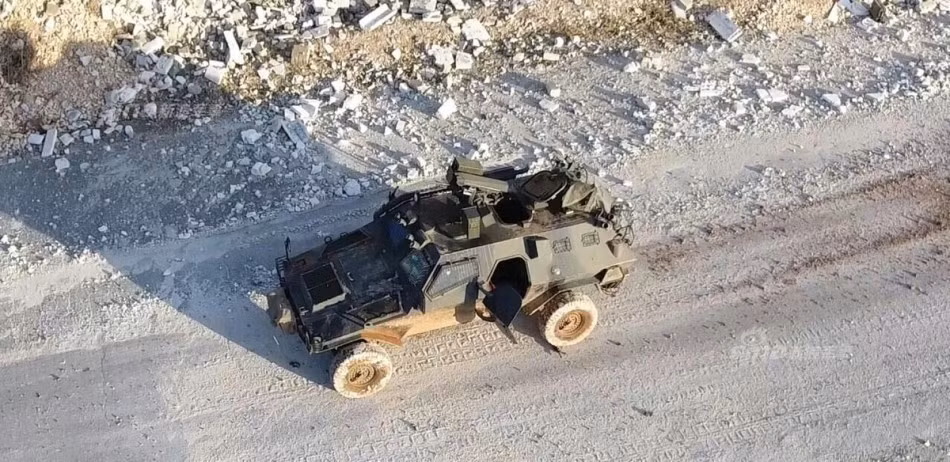 Xe bọc thép Cobra bị tên lửa tấn công hư hỏng ở Tây Al-Bab. Nguồn ảnh: Sina