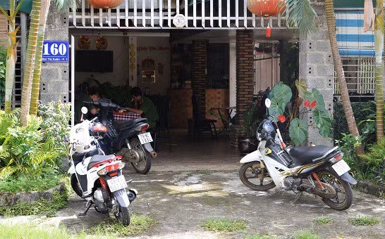 Mot nguoi bi ban chet tai quan nhau