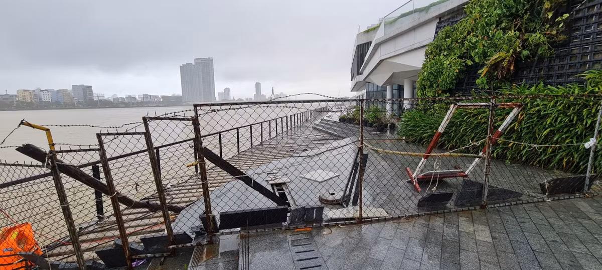 Cảnh hoang tàn khiến nhiều người xót xa.